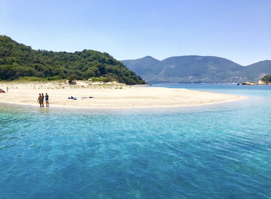 Marathonisi eiland bij Agios Sostis